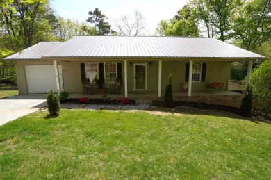 BEAUTIFULLY REMODELED 12 room home on Patriot Hills Golf Club in Tennessee - for sale on GolfHomes.com, golf home, golf lot