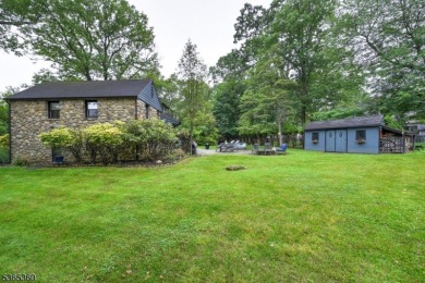 Charming 3BR/2BA Home in Packanack Lake on a gorgeous, large on Packanack Golf Club in New Jersey - for sale on GolfHomes.com, golf home, golf lot