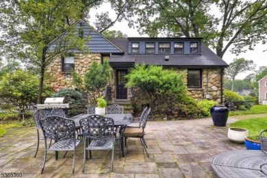 Charming 3BR/2BA Home in Packanack Lake on a gorgeous, large on Packanack Golf Club in New Jersey - for sale on GolfHomes.com, golf home, golf lot