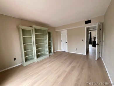 Come live on one of the friendliest fairways at the Lake!  The on The Oaks Golf Course in Missouri - for sale on GolfHomes.com, golf home, golf lot