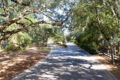Come see this beautiful 3 bedroom, 2.5 bath custom-built home in on Kiawah Island Resort - Oak Point in South Carolina - for sale on GolfHomes.com, golf home, golf lot