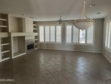 2 bedroom 2 bath home with living room, dining area,Great room on Sun City Grand Golf Couse and Club in Arizona - for sale on GolfHomes.com, golf home, golf lot