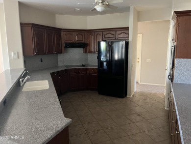 2 bedroom 2 bath home with living room, dining area,Great room on Sun City Grand Golf Couse and Club in Arizona - for sale on GolfHomes.com, golf home, golf lot
