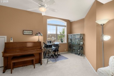 This updated townhome is ideally situated in a premium location on Claremont Golf Club in Oregon - for sale on GolfHomes.com, golf home, golf lot
