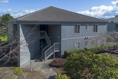 Golf Course View & Frontage! This attractive 2 bedroom/2 bath on  in Oregon - for sale on GolfHomes.com, golf home, golf lot