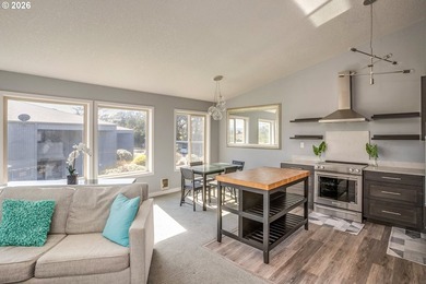 Golf Course View & Frontage! This attractive 2 bedroom/2 bath on  in Oregon - for sale on GolfHomes.com, golf home, golf lot