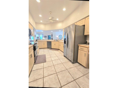 CHECK ME OUT! I'M BEAUTIFUL AND I'VE GOT A POOL!! I'm located in on Country Club of Sebring in Florida - for sale on GolfHomes.com, golf home, golf lot