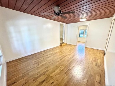Welcome to lake life in Taylor Ferry! This super quiet on Sequoyah State Park Golf Course in Oklahoma - for sale on GolfHomes.com, golf home, golf lot