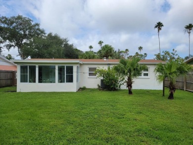 *CASH ONLY* Being sold as-is for land value, renovation or new on The Renaisssance Vinoy Golf Club in Florida - for sale on GolfHomes.com, golf home, golf lot
