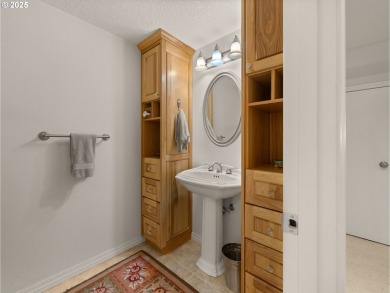 Welcome to your dream home! This gorgeous 3-bedroom, 3-bathroom on The Resort at the Mountain in Oregon - for sale on GolfHomes.com, golf home, golf lot
