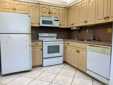 **MOTIVATED SELLER - DON'T MISS THIS OPPORTUNITY TO TAKE A on Kings Point Golf -Flanders Way in Florida - for sale on GolfHomes.com, golf home, golf lot