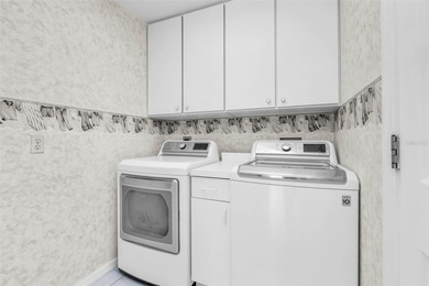 One or more photo(s) has been virtually staged. VERY LARGE home on Kings Gate Golf Club in Florida - for sale on GolfHomes.com, golf home, golf lot