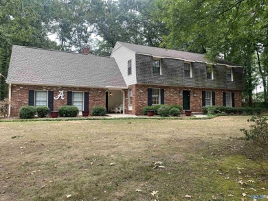 Retreat to your beautiful and spacious 2 story home offering 3 on Burningtree Country Club in Alabama - for sale on GolfHomes.com, golf home, golf lot