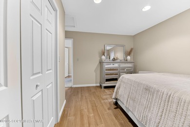 Beautiful detached home on a quiet cul-de-sac in Country Club of on Country Club of the Poconos Golf Course in Pennsylvania - for sale on GolfHomes.com, golf home, golf lot