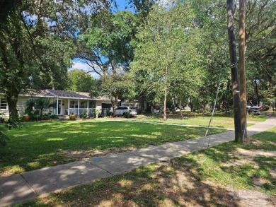 Golf Community Gem With Modern Upgrades. This beautifully on Osceola Municipal Golf Course in Florida - for sale on GolfHomes.com, golf home, golf lot