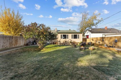 Beautiful craftsman style home. Large living room with coffer on Fairview Golf Course in Idaho - for sale on GolfHomes.com, golf home, golf lot