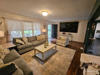 Golf Community Gem With Modern Upgrades. This beautifully on Osceola Municipal Golf Course in Florida - for sale on GolfHomes.com, golf home, golf lot
