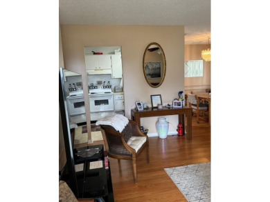 $10,000 PRICE REDUCTION! Welcome to this fully furnished 2 on Kings Point Executive Golf Course in Florida - for sale on GolfHomes.com, golf home, golf lot