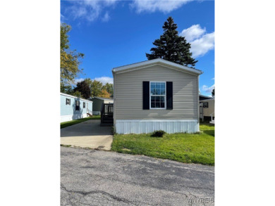 Welcome to this barely 6 year old manufactured home located in on Diamond Hawk Golf Course in New York - for sale on GolfHomes.com, golf home, golf lot