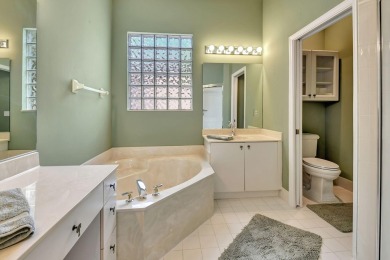 Move in ready 2 bedroom, bedroom 3 is  den/office 2 bath villa on Aberdeen Golf and Country Club in Florida - for sale on GolfHomes.com, golf home, golf lot