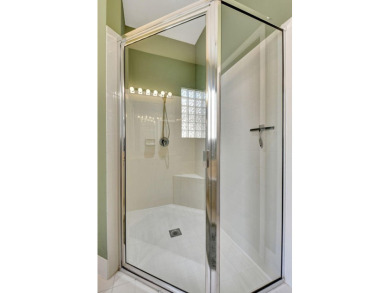 Move in ready 2 bedroom, bedroom 3 is  den/office 2 bath villa on Aberdeen Golf and Country Club in Florida - for sale on GolfHomes.com, golf home, golf lot