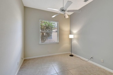 Move in ready 2 bedroom, bedroom 3 is  den/office 2 bath villa on Aberdeen Golf and Country Club in Florida - for sale on GolfHomes.com, golf home, golf lot