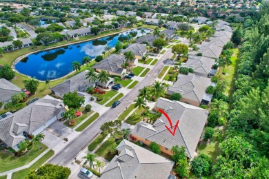 Move in ready 2 bedroom, bedroom 3 is  den/office 2 bath villa on Aberdeen Golf and Country Club in Florida - for sale on GolfHomes.com, golf home, golf lot