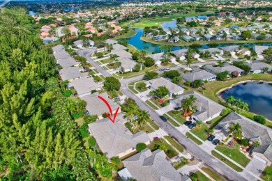 Move in ready 2 bedroom, bedroom 3 is  den/office 2 bath villa on Aberdeen Golf and Country Club in Florida - for sale on GolfHomes.com, golf home, golf lot