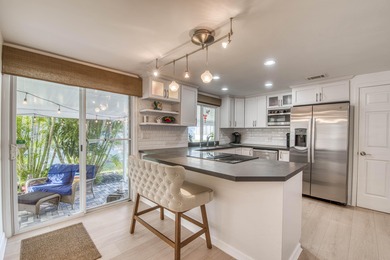 The most adorable place to call ''vacation home''! Walk in the on Jupiter Dunes Golf Course in Florida - for sale on GolfHomes.com, golf home, golf lot