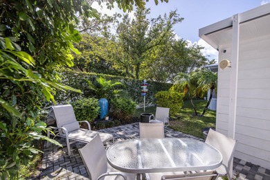 The most adorable place to call ''vacation home''! Walk in the on Jupiter Dunes Golf Course in Florida - for sale on GolfHomes.com, golf home, golf lot