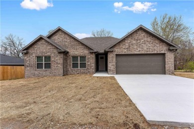 Looking for a quality new build with all the bells and whistles on Branchwood Golf Course in Arkansas - for sale on GolfHomes.com, golf home, golf lot