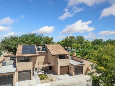 3-bedroom 2.5-bathroom, 1206sf nestled next to the North Lake on Silver Lakes Golf Course in California - for sale on GolfHomes.com, golf home, golf lot