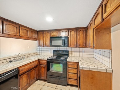 3-bedroom 2.5-bathroom, 1206sf nestled next to the North Lake on Silver Lakes Golf Course in California - for sale on GolfHomes.com, golf home, golf lot