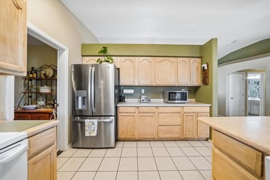 Welcome to this charming 3-bedroom, 2-bathroom home offering 1 on Valle Vista Golf Course in Arizona - for sale on GolfHomes.com, golf home, golf lot