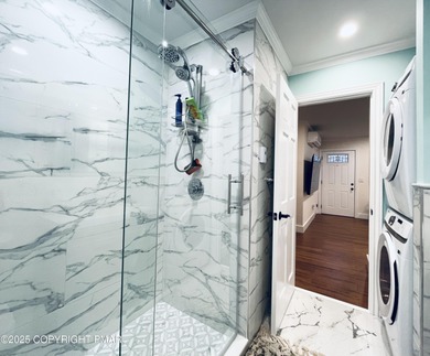 SHORT-TERM RENTALS FRIENDLY! FULLY FURNISHED! MOVE-IN READY! on Pocono Farms Country Club in Pennsylvania - for sale on GolfHomes.com, golf home, golf lot