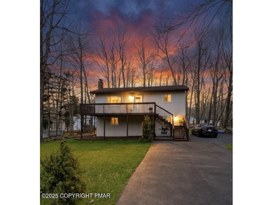 SHORT-TERM RENTALS FRIENDLY! FULLY FURNISHED! MOVE-IN READY! on Pocono Farms Country Club in Pennsylvania - for sale on GolfHomes.com, golf home, golf lot