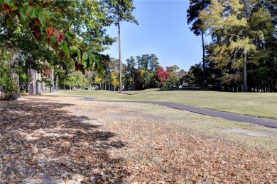 Sought out area of Kiln Creeke see this 3 bed, 2 1/2 bath on Kiln Creek Golf and Country Club in Virginia - for sale on GolfHomes.com, golf home, golf lot