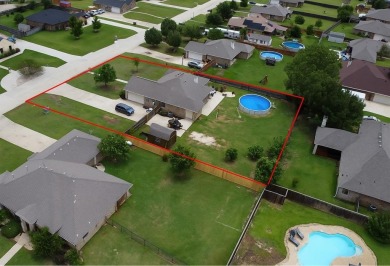 Beautiful custom 4BD 2BA home located just a golf cart ride away on Gatesville Country Club in Texas - for sale on GolfHomes.com, golf home, golf lot