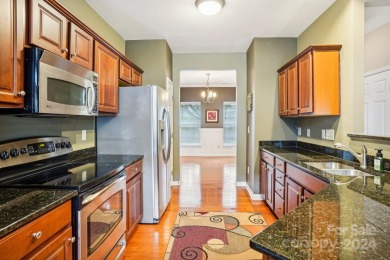 3 bed, 2.5 bath professionally decorated townhome is move-in on Regent Park Golf Club in South Carolina - for sale on GolfHomes.com, golf home, golf lot