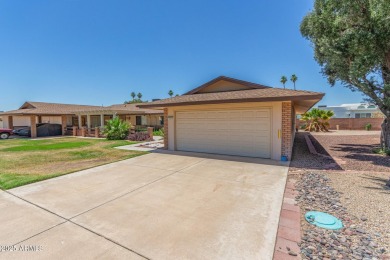 Check out this charming 2-bedroom Gemini home in the active on Sun City Country Club in Arizona - for sale on GolfHomes.com, golf home, golf lot