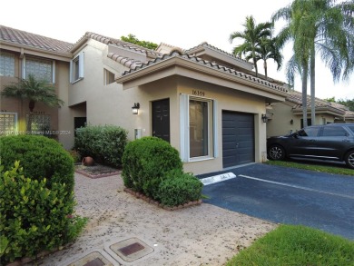 Best Buy in Weston! This stunning townhouse in California Courts on Bonaventure Country Club in Florida - for sale on GolfHomes.com, golf home, golf lot