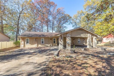 This stunning 4-bedroom, 2-bathroom home is perfectly situated on Ozark Ridge Golf Course in Missouri - for sale on GolfHomes.com, golf home, golf lot