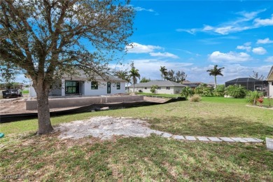 SW Cape Coral Home with room for everyone 4 Bedrooms 2 Full on Palmetto-Pine Country Club in Florida - for sale on GolfHomes.com, golf home, golf lot
