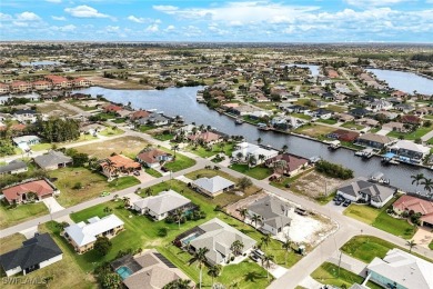 SW Cape Coral Home with room for everyone 4 Bedrooms 2 Full on Palmetto-Pine Country Club in Florida - for sale on GolfHomes.com, golf home, golf lot