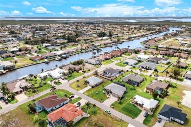 SW Cape Coral Home with room for everyone 4 Bedrooms 2 Full on Palmetto-Pine Country Club in Florida - for sale on GolfHomes.com, golf home, golf lot