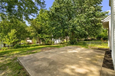 Looking for a better-than-brand-new home? This fully remodeled on National Golf Club of Kansas City in Missouri - for sale on GolfHomes.com, golf home, golf lot