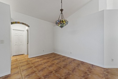 *MOTIVATED SELLER* Live the Florida lifestyle in this inviting on Hobe Sound Golf Club in Florida - for sale on GolfHomes.com, golf home, golf lot