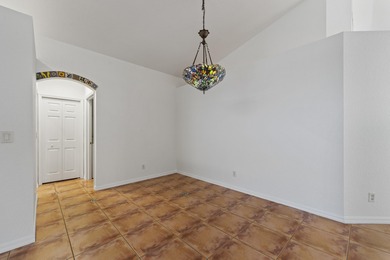 *MOTIVATED SELLER* Live the Florida lifestyle in this inviting on Hobe Sound Golf Club in Florida - for sale on GolfHomes.com, golf home, golf lot