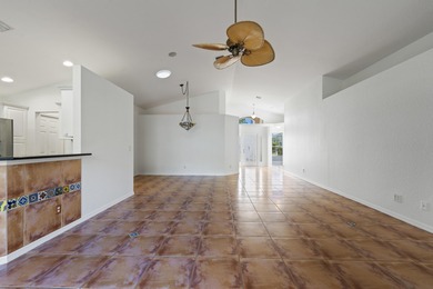 *MOTIVATED SELLER* Live the Florida lifestyle in this inviting on Hobe Sound Golf Club in Florida - for sale on GolfHomes.com, golf home, golf lot