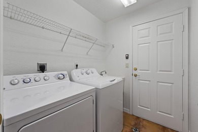 *MOTIVATED SELLER* Live the Florida lifestyle in this inviting on Hobe Sound Golf Club in Florida - for sale on GolfHomes.com, golf home, golf lot